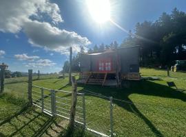 Maringotka Květuška ubytování na farmě, kemp v destinaci Pulečný