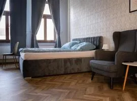 Varady's apartment with private parking