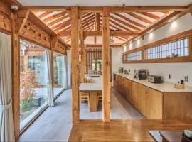 Hanok spa stay 소연정