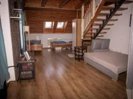 Varady's large apartment with private parking