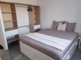 Villa familliale Mornas 4 chambres, ξενοδοχείο σε Mornas