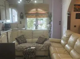 Mandy's cosy luxury flat