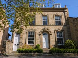 Two apartments for larger group，位于皮克林的酒店