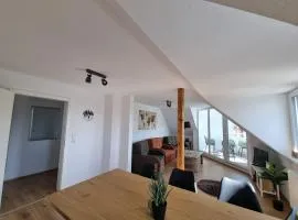 Evelyns Apartment, nahe der Therme und dem Zentrum, privat Parkplatz, Balkon, Highspeed-WLAN