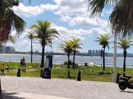 Quarto-Sala 550 mts Praia Camburi e Próximo Universidade UFES