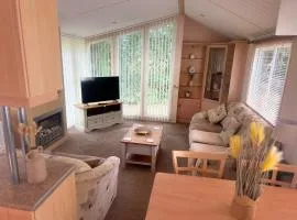 Cedar Retreat Southview - Sleeps 6 Wi-Fi & Garden