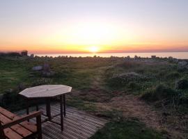 Refuge Kreiz An Avel - Plage de Pors Carn - Pointe de la Torche - Vue mer - Sea View - Meerblick - 4 Pers, plážový hotel v destinaci Penmarch