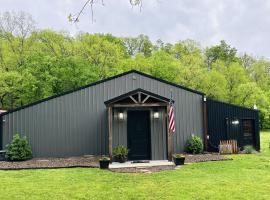 Legacy Barn on Sugar Creek, hotel in Bentonville