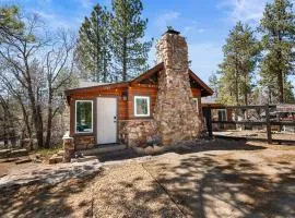 StoneHauz was built in 1926! It's a REAL CABIN!