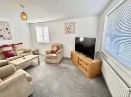 Modern Large 5 Bedroom Swindon Home