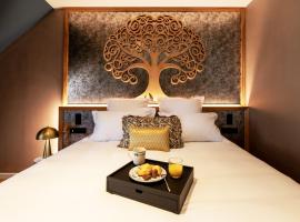 Logis Hôtel Jeanne & Jules Hôtel Spa et Restaurant, ξενοδοχείο με σπα σε Rostrenen