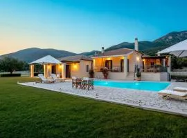 Splendid Kefalonia Villa 2 Bedrooms Villa Olivia Great Sea & Mountain Views Trapezaki