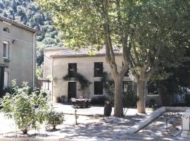 Domaine Castelnaut gîte et château, hotel v destinaci Laroque-de-Fa