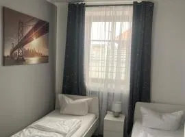GoldStar Apartment-ganze Ferienwohnung Hannover-Sarstedt