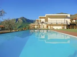 Costa Blu - Pool and terrace overlooking the lake