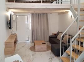 George and Helen's Studio, hotel pet friendly a Città di Corfù