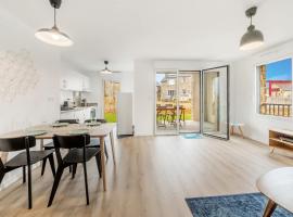 Bella Vista - Appartement 2 Chambres Moderne et Confortable, hotel in Saint-Coulomb