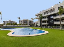 Luxurious new flat with pool & big terrace, hotel in Villamartin