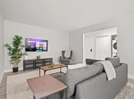 Spacious & Stylish Stay in Rochester Prime Spot