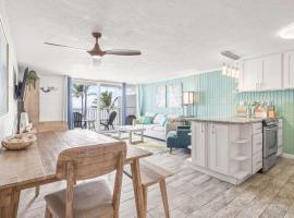 Beautiful Condo Right on the Beach, hotel i Hauula