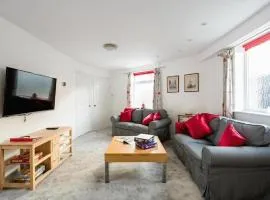 Character House in Frinton Minutes from Sea, Beach, Shops and Cafes