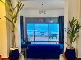 Grande villa vue sur la mer