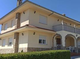 Casa Rural Fuente Clavel, hôtel à Valdefuentes de Sangusín