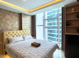 apartemen brooklyn alsut Studio bergaya modern,pusatkota,cozy,pool,gym,wifi, hotel din Dongkal Dua