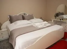 Robert Apartament Center