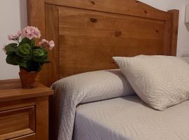 Hostal Hoz del Manzano, hotel v destinaci Monterde de Albarracín