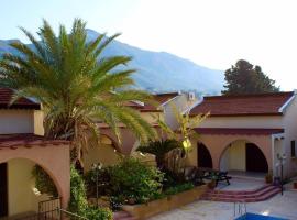 Five Fingers Holiday Bungalows, hotel cerca de Buffavento Castle, Kyrenia