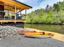 Modern Creek-Front Cabin with Deck and Views in Murphy