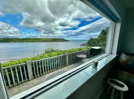 PERIWINKLE COTTAGE, with the most amazing sea view