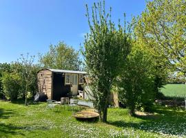 Mellis에 위치한 호텔 Mr Hares shepherd hut