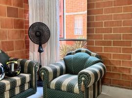 Habitacion Brisas Ricaurte, hotel in Ricaurte