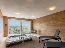 Magnifica Gozitan Villa Pool And Jacuzzi - Happy Rentals โรงแรมในซากฮรา