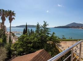 Apartments Lumiere, hotel in Rafailovici