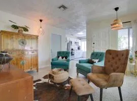 Walk to Ocean Chic Deerfield Beach Cottage!