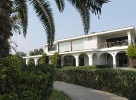 Casa de Campo 15 people with a pool