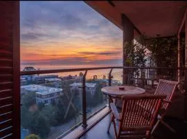 Dreamland Oasis 14-704 apartment