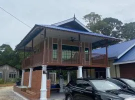 Grand Kampung Ayer Hitam