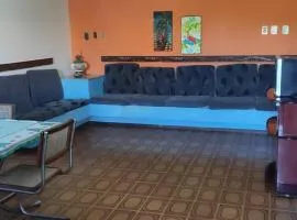 Casa Agradável com 4 suítes e estacionamento