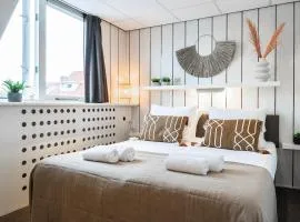 Stylish Suite Steps To Shore