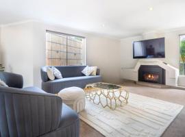 'The Moondah Manor' A Poolside Family Retreat, hotel v Melbourne