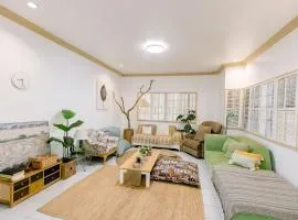 Stay Sa Amu - 4BR House in Capitol Area Cebu