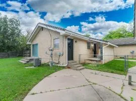 East Side Oasis 3BR 2 BA Coffee 5Min to Town East