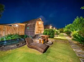 Tegal Bamboo Cottages & Private Hot Spring