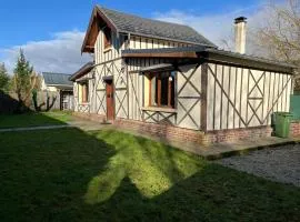 Maison au calme au pied du parc Saint Pierre, proche cathédrale, hortillonnages et gare