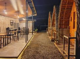 Casita Agnes Private Resort, hotel con estacionamiento en Boac