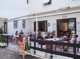Ideal Camping hotel Stagnolo, hotel in Galeria